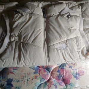 No sleeve North Face jacket